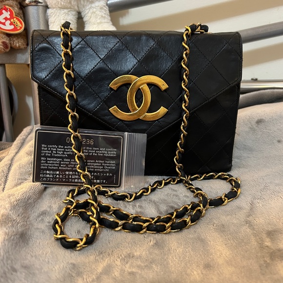 Chanel Vintage Big CC - Picture 8 of 9